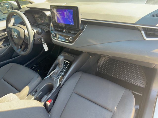Used 2025 Toyota Corolla LE FWD image 33