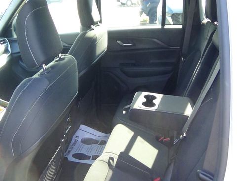 Used 2023 Jeep Grand Cherokee 4WD 4xe image 13