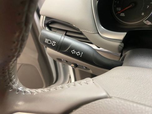 Used 2020 Chevrolet Traverse LT image 24