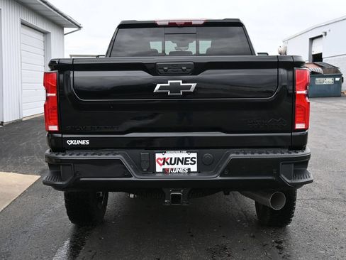 New 2026 Chevrolet Silverado 3500 High Country w/ High Country Premium Package AWD/4WD image 9