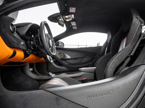 Used 2016 McLaren 570S Coupe RWD image 29