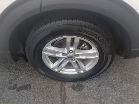 Used 2022 Ford Explorer XLT w/ Class IV Trailer Tow Package image 22