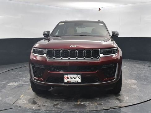 New 2026 Jeep Grand Cherokee Summit image 2