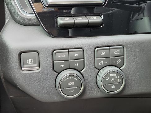 New 2026 Chevrolet Silverado 1500 High Country AWD/4WD image 10