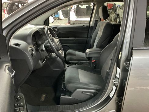Used 2012 Jeep Compass Latitude w/ Sun/Sound Group image 10