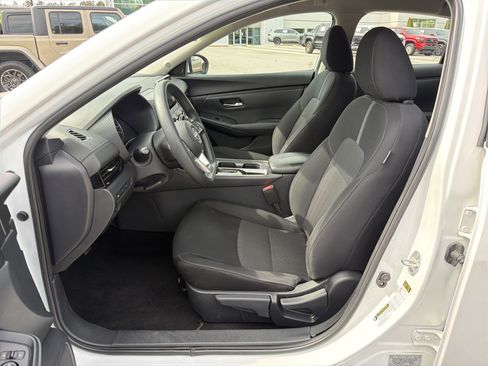 Used 2024 Nissan Sentra SV image 19