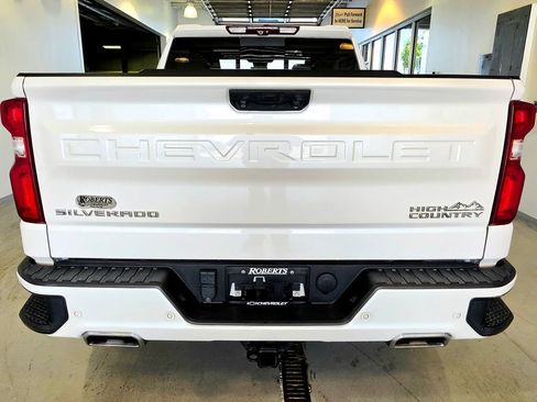 Used 2023 Chevrolet Silverado 1500 High Country w/ Technology Package AWD/4WD image 7