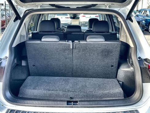 Used 2024 Volkswagen Tiguan Wolfsburg Edition image 17