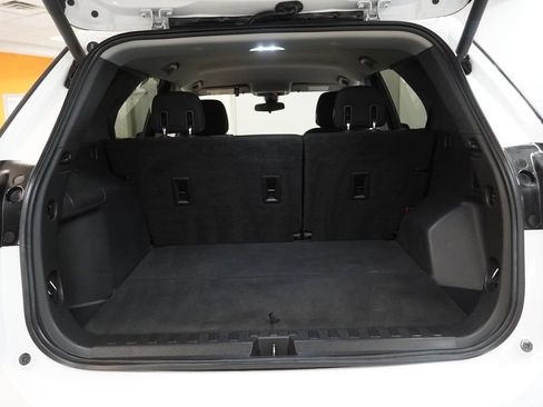 Used 2020 Chevrolet Equinox LT AWD/4WD image 11