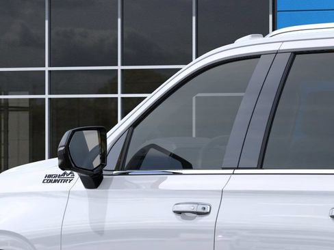 New 2026 Chevrolet Suburban High Country AWD/4WD image 14