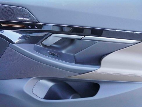 Certified 2025 BMW 530i xDrive image 31