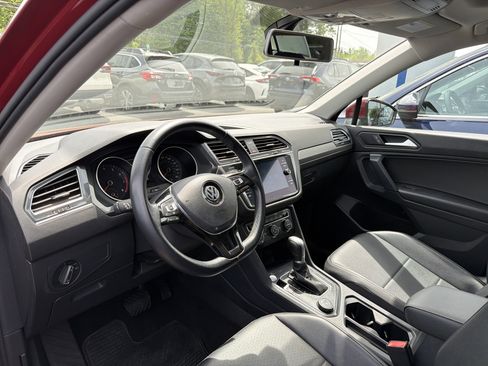 Used 2019 Volkswagen Tiguan SE w/ Panoramic Sunroof Package AWD/4WD image 18
