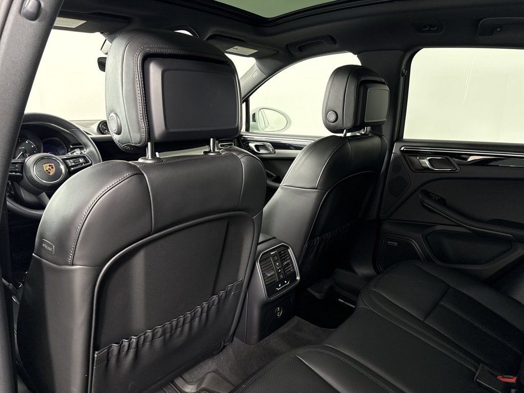 Certified 2025 Porsche Macan AWD/4WD image 26