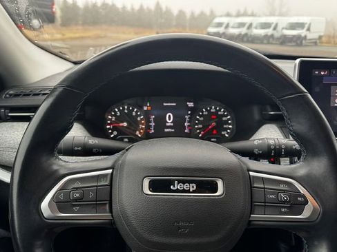 Certified 2022 Jeep Compass Latitude w/ Convenience Group image 22