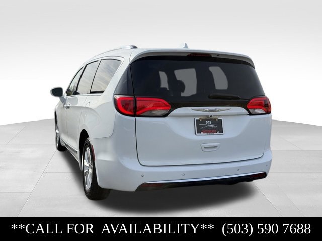 Used 2019 Chrysler Pacifica Touring-L FWD image 3