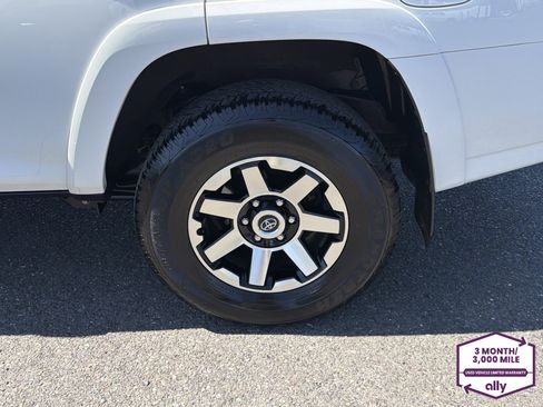 Used 2021 Toyota 4Runner TRD Off-Road AWD/4WD image 27
