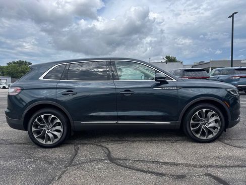 Used 2023 Lincoln Nautilus Reserve AWD/4WD image 2