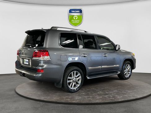 Used 2013 Lexus LX 570 4WD w/ Luxury Pkg image 5