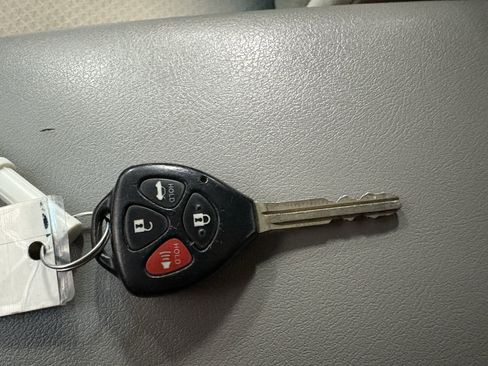 Used 2009 Toyota Camry LE image 18