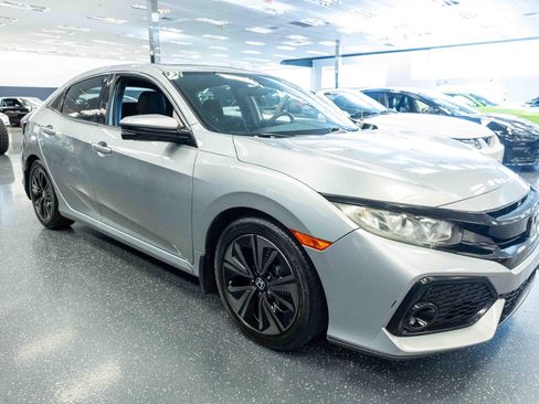 Used 2017 Honda Civic EX image 4