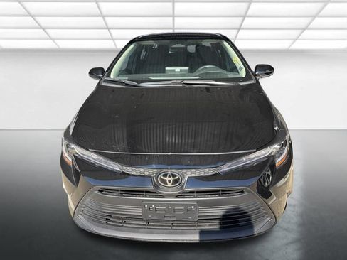 Used 2025 Toyota Corolla LE FWD image 6