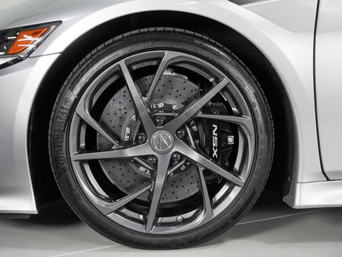Used 2017 Acura NSX image 16