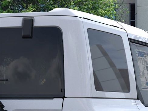 New 2025 Ford Bronco Badlands image 25