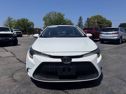 Used 2022 Toyota Corolla LE FWD image 5