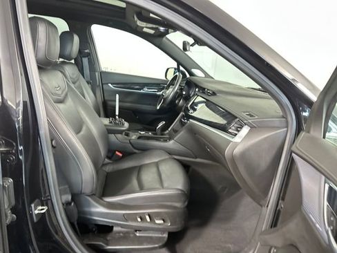 Used 2022 Cadillac XT6 Premium Luxury w/ Technology Package image 28