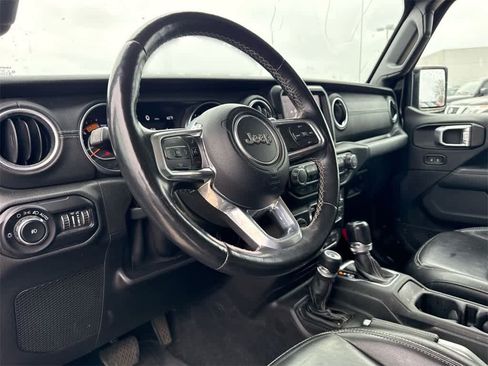 Used 2020 Jeep Wrangler Unlimited Sahara image 2