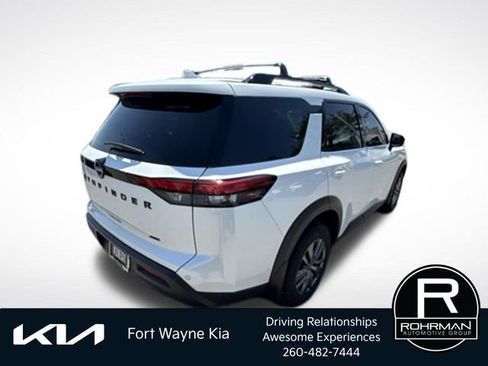 Used 2025 Nissan Pathfinder SV w/ Black Appearance Package AWD/4WD image 6