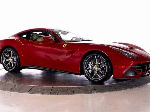 Used 2016 Ferrari F12 Berlinetta image 13
