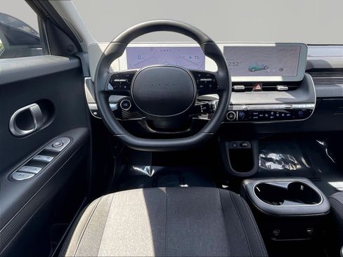 Used 2024 Hyundai Ioniq 5 SE RWD image 8