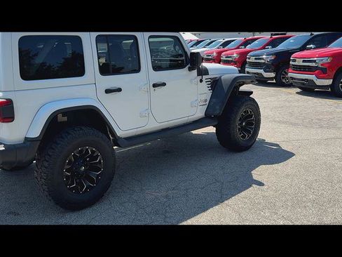 Used 2018 Jeep Wrangler Unlimited Sahara w/ Dual Top Group AWD/4WD image 36