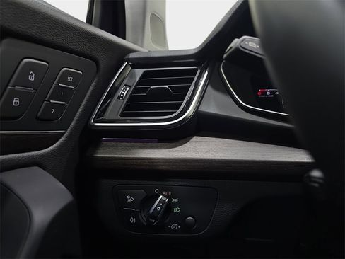 Certified 2025 Audi Q5 2.0T Premium Plus w/ Premium Plus Package image 27