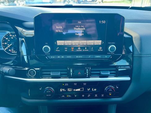 Used 2024 Nissan Pathfinder SV image 17