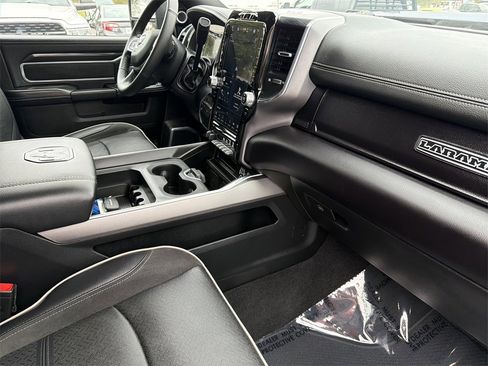 Used 2024 RAM 2500 Laramie w/ Night Edition image 19