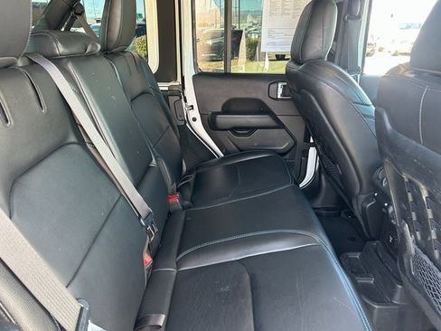 Used 2022 Jeep Wrangler Unlimited Rubicon 4xe image 32