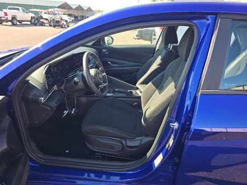 Used 2024 Hyundai Elantra SEL image 9