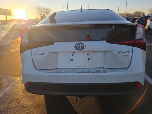 Used 2019 Toyota Prius XLE image 7
