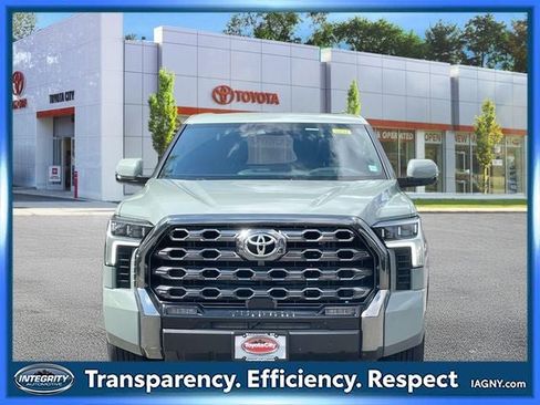 Used 2024 Toyota Tundra Platinum AWD/4WD image 2