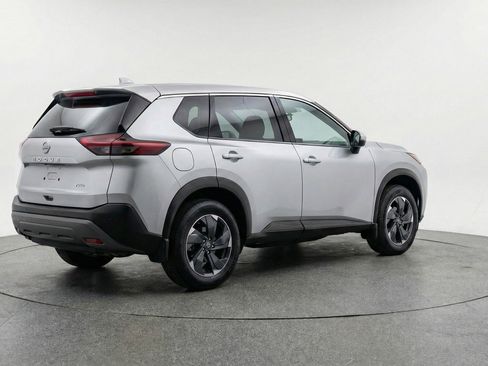 Used 2025 Nissan Rogue SV image 9