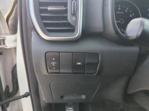 Used 2021 Kia Sportage LX image 10
