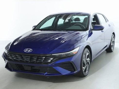 Certified 2024 Hyundai Elantra SEL w/ Convenience Package image 1