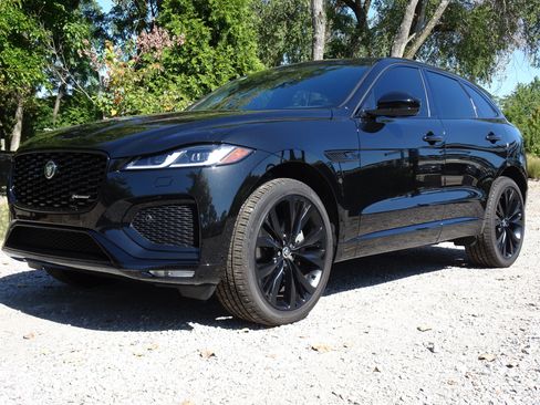 Certified 2025 Jaguar F-PACE R-Dynamic S image 5
