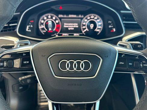 Used 2022 Audi RS 6 AWD/4WD image 24