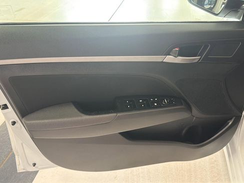 Used 2018 Hyundai Elantra SEL image 11