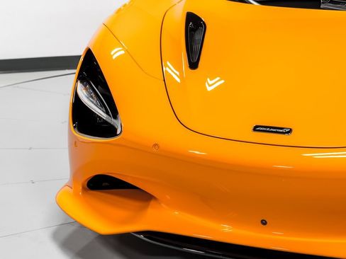 Used 2026 McLaren 750S RWD image 36