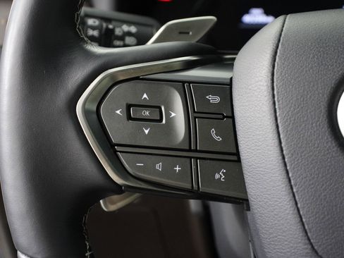 Used 2024 Lexus LX 600 4WD w/ Luxury Package image 10