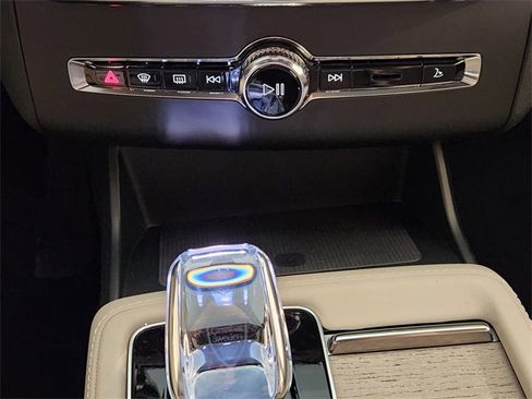 New 2026 Volvo XC90 B6 Plus w/ Protection Package Premier image 19